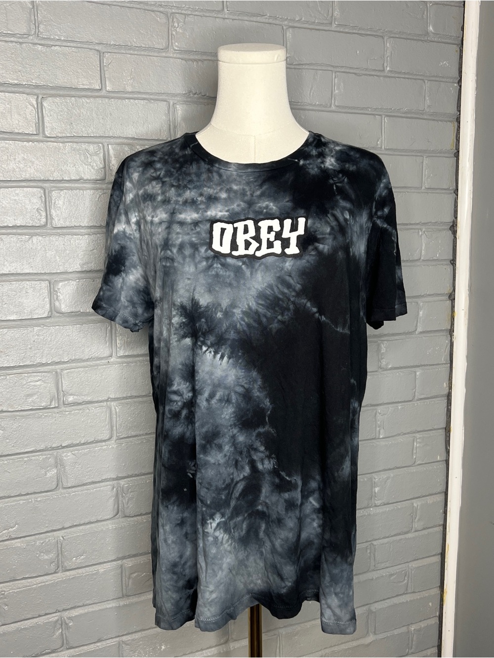 Obey Worldwide Black and Gray Crew Neck Tie-Dye Logo Short Sleeve Shirt Size - L